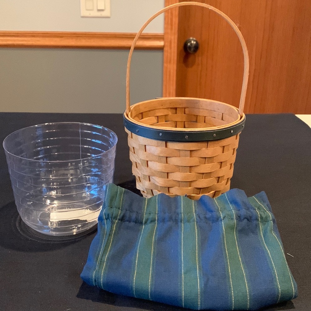 LONGABERGER Collector’s Club 2004 Renewal Basket Set